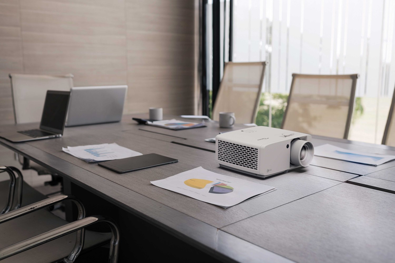 Optoma ZK450 - 4K UHD Laserprojektor, 4200 Lumen, IP6X, 30.000h, HDR, 360°, 24/7, Weiß