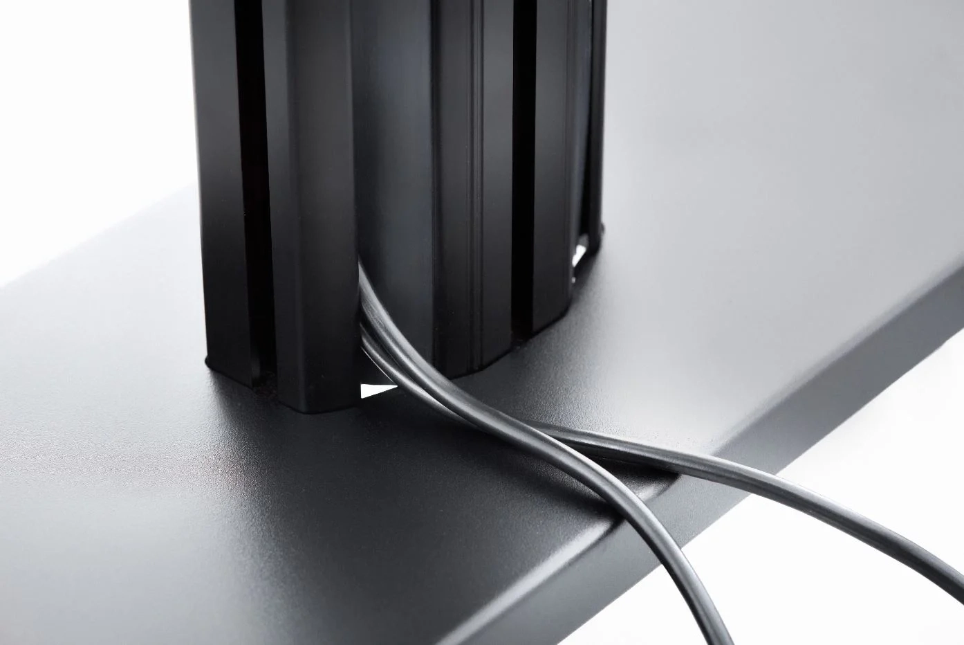 EDBAK TRV200 - Videokonferenz-Rollwagen 75-86" - manuell höhenverstellbar - neigbar - Videokonferenzablage - max. 120 kg - VESA max. 900x600 - schwarz